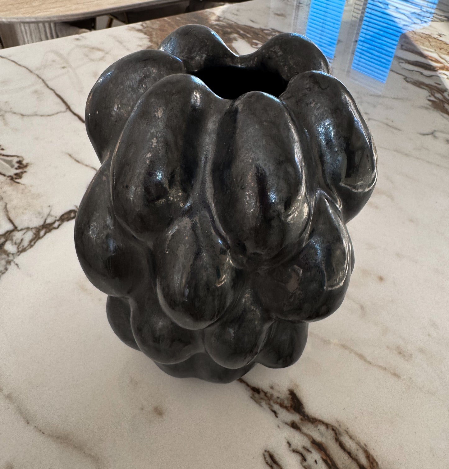 Puokštė Karališka Mėlyna Su Vaza