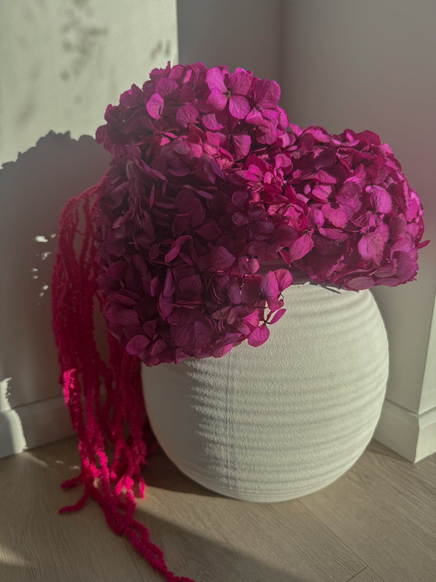 Puokštė Soft Bloom Su Vaza